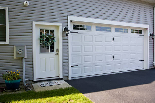 24/7 Emergency Garage Door Panel Replacement experts in Vaughn, WA